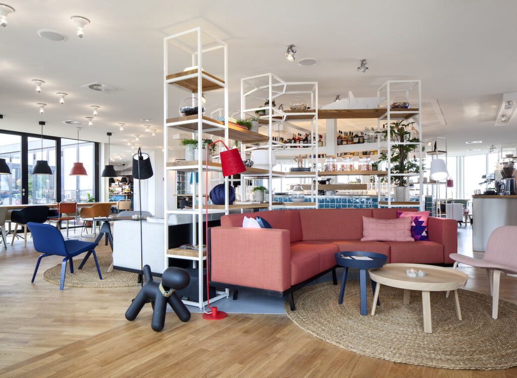 zoku-amsterdam-explore-livingroom-2