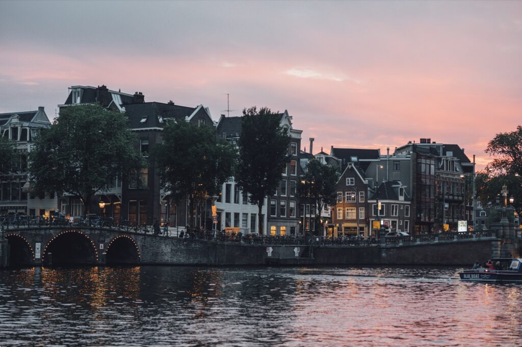 zoku-amsterdam-neighborhood-sunset-2
