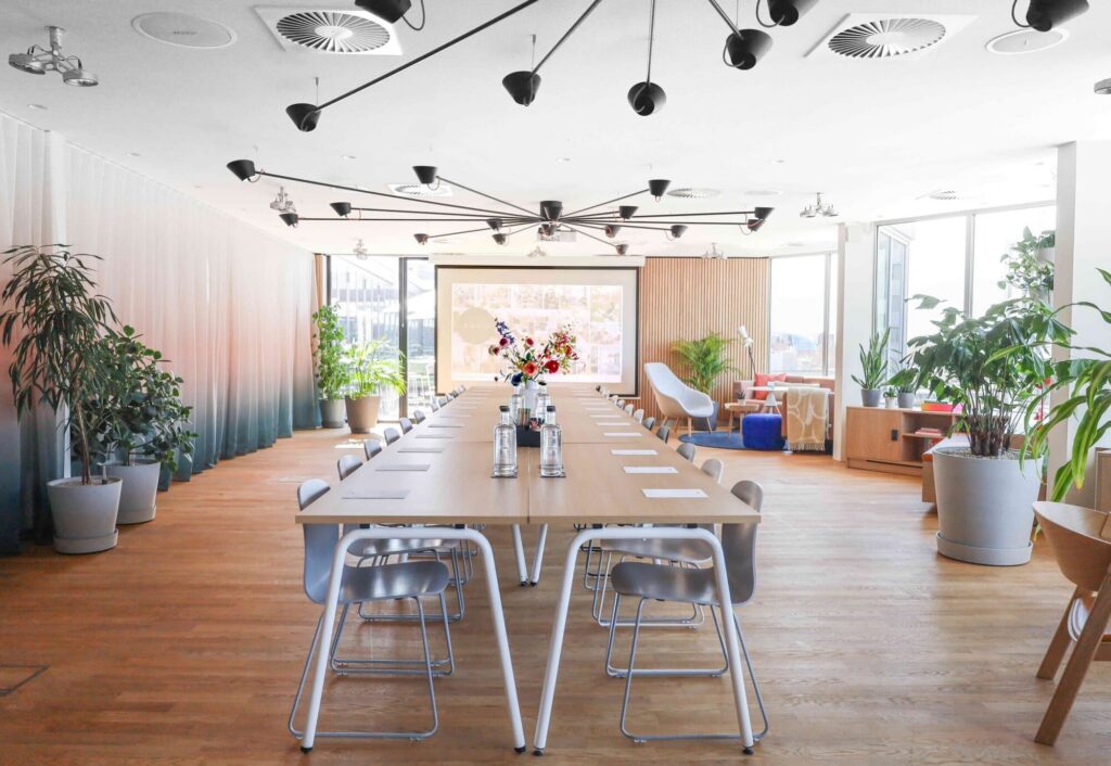 15-Zoku-Amsterdam-ME-Think-Bigger-Room-1_2-Event-Space-Boardroom-Setup-scaled.jpeg